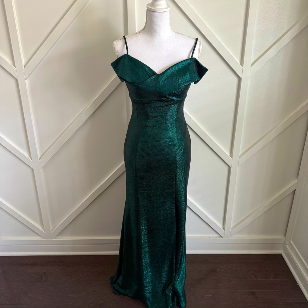 Night Way Collections Emerald Green Gown, size 6